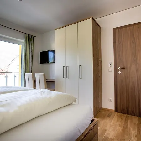 Zur Post Πανσιόν