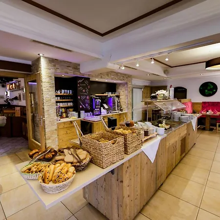 Zur Post Guest house 3*